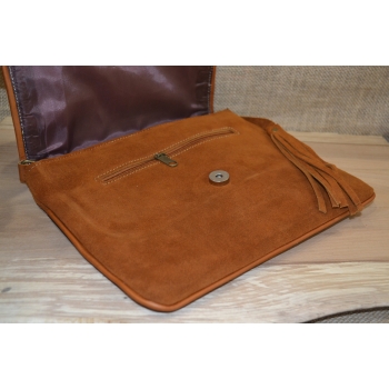 Torebka ze skóry etno w brązowym kolorze  z koralikami mullo .